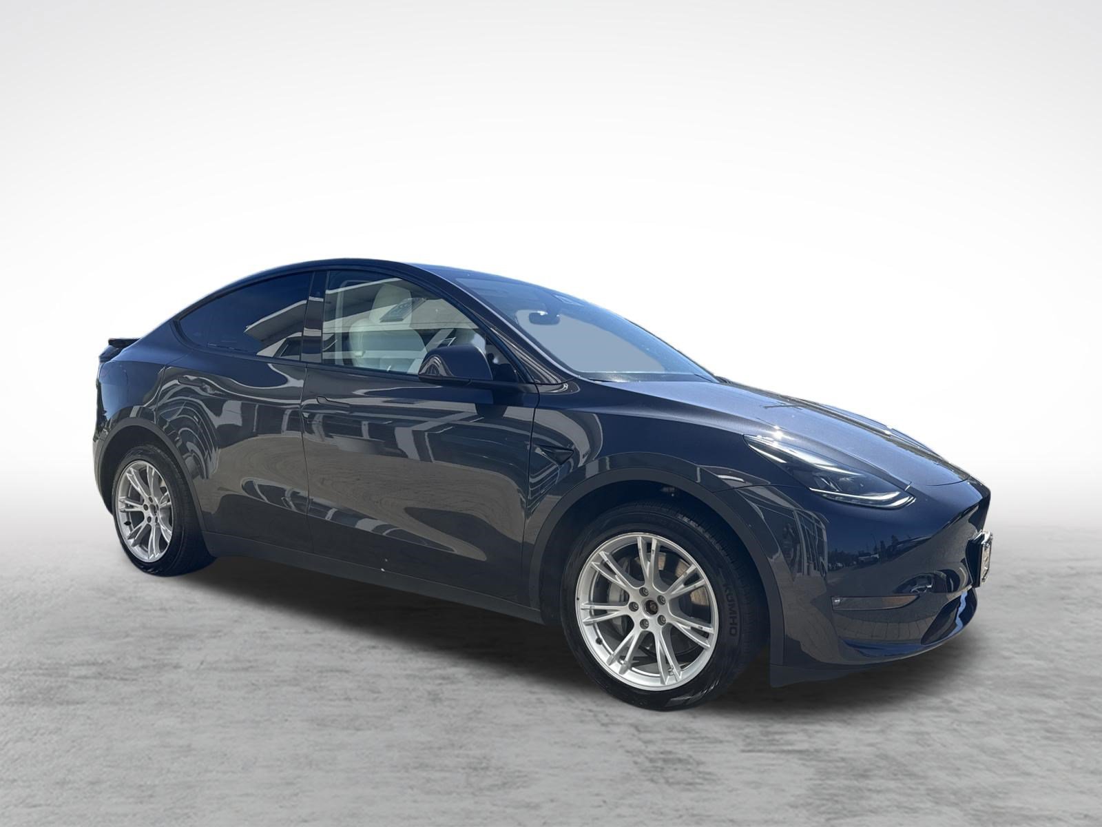 Used 2024 Tesla Model Y Long Range AWD/4WD image 8
