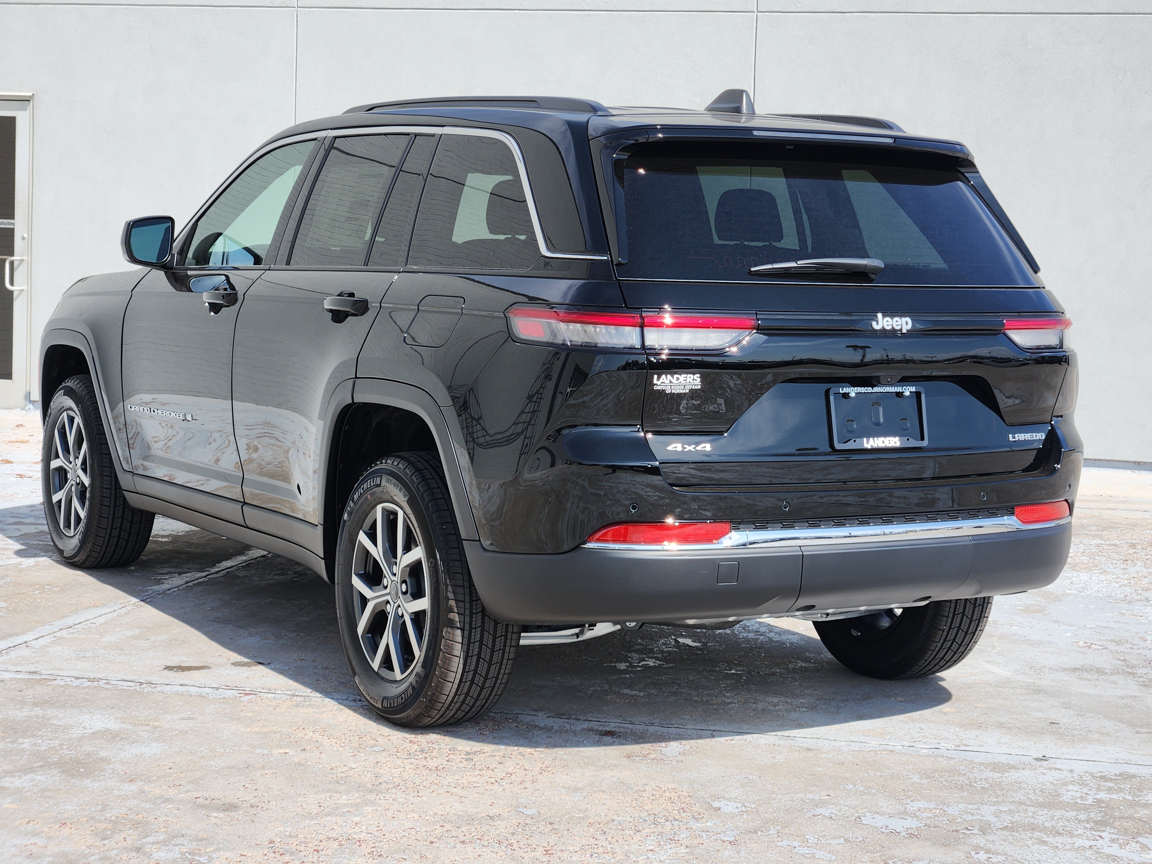 New 2027 Jeep Grand Cherokee Laredo X AWD/4WD image 3