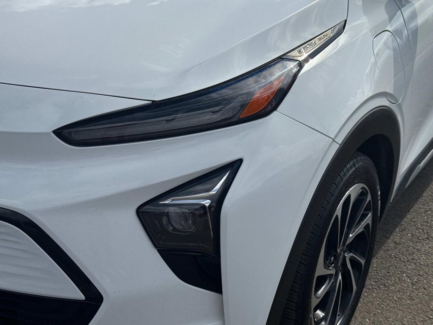 Used 2022 Chevrolet Bolt EUV Premier w/ Sun & Sound Package image 10