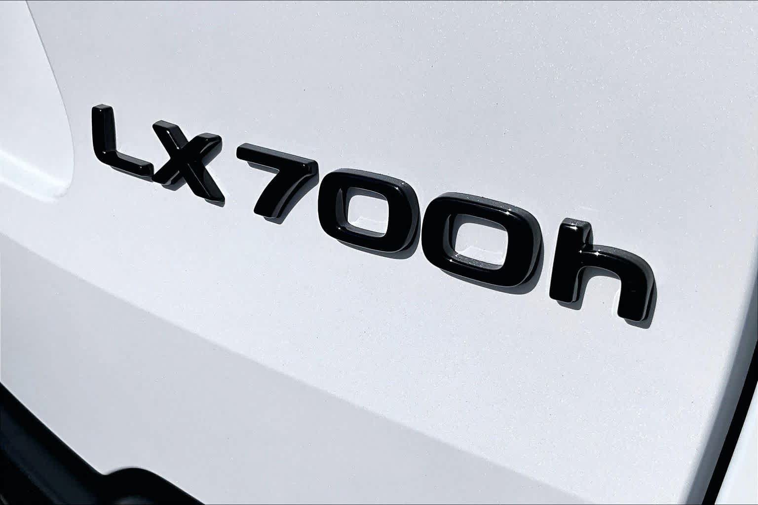 New 2026 Lexus LX 700h F Sport AWD/4WD image 8