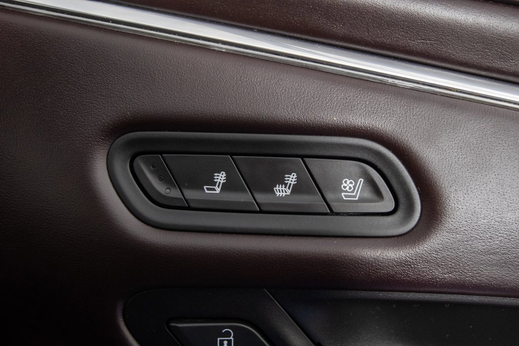 Used 2023 Cadillac Escalade V w/ LPO, ONYX Package image 33