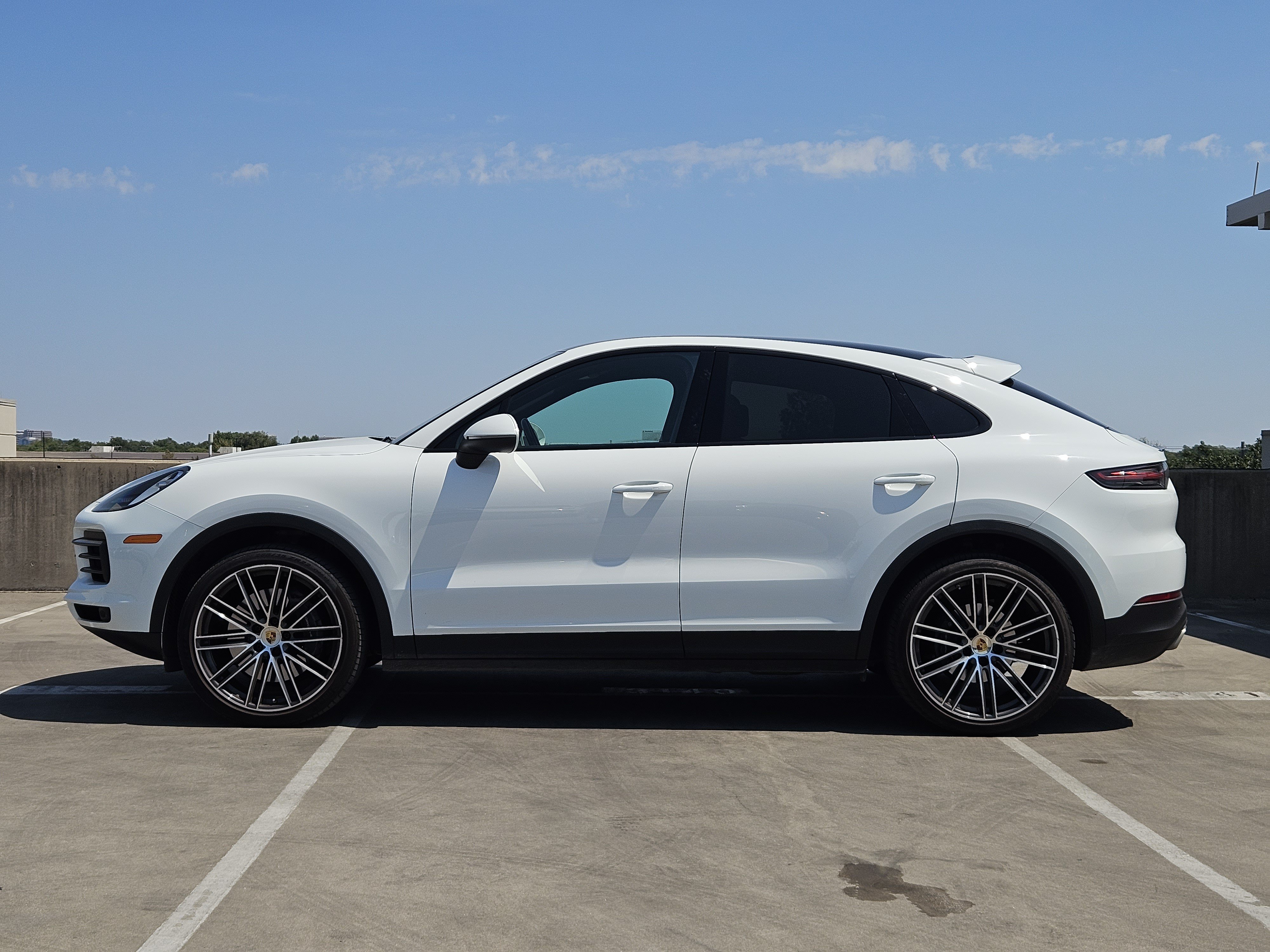 Certified 2021 Porsche Cayenne Coupe AWD/4WD image 2