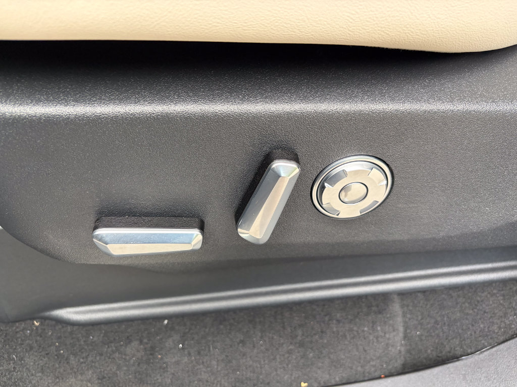 New 2027 Lincoln Navigator Reserve AWD/4WD image 15