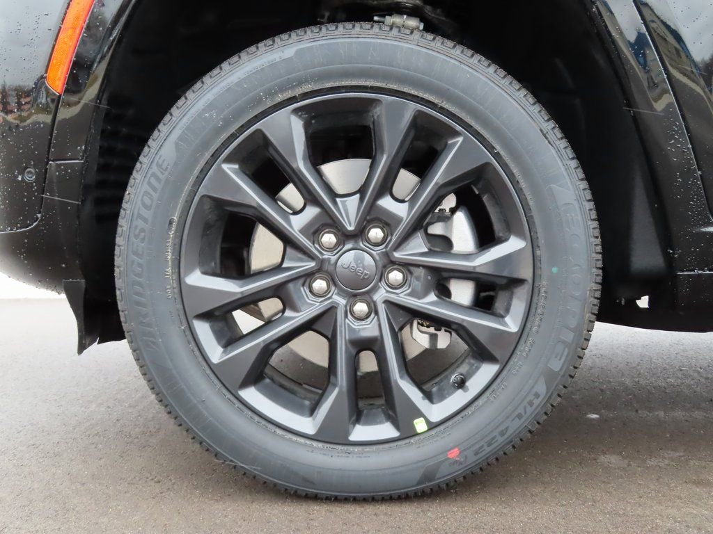 New 2026 Jeep Grand Cherokee L Limited AWD/4WD image 16
