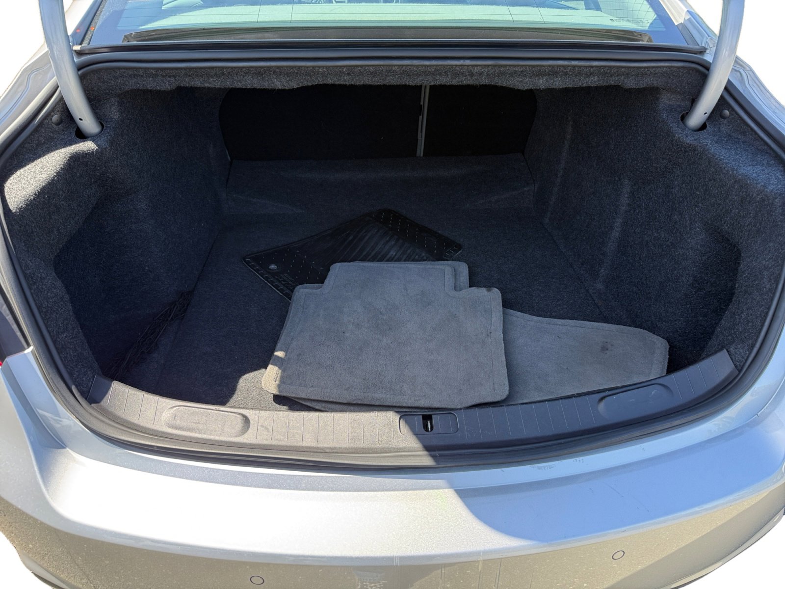 Used 2014 Chevrolet Impala LTZ FWD image 17