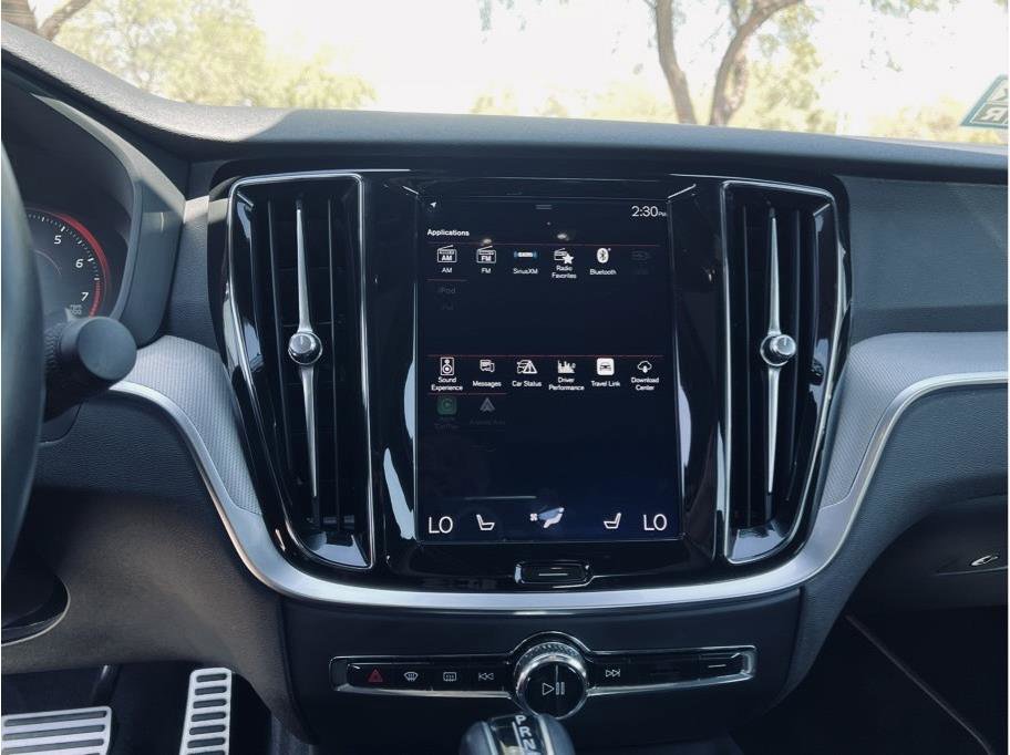 Used 2019 Volvo S60 T5 R-Design image 30