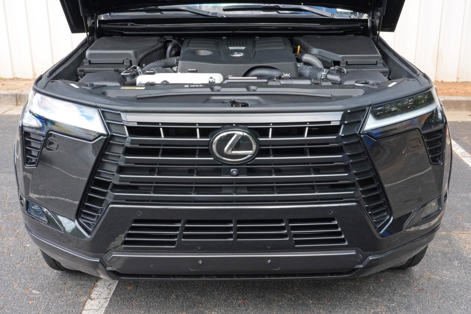 Used 2024 Lexus GX 550 w/ Cold Area Package AWD/4WD image 8