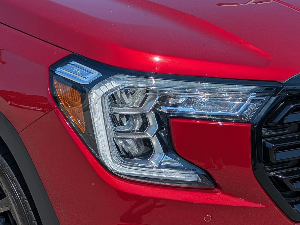 Used 2024 GMC Terrain SLT w/ Infotainment Package II image 10