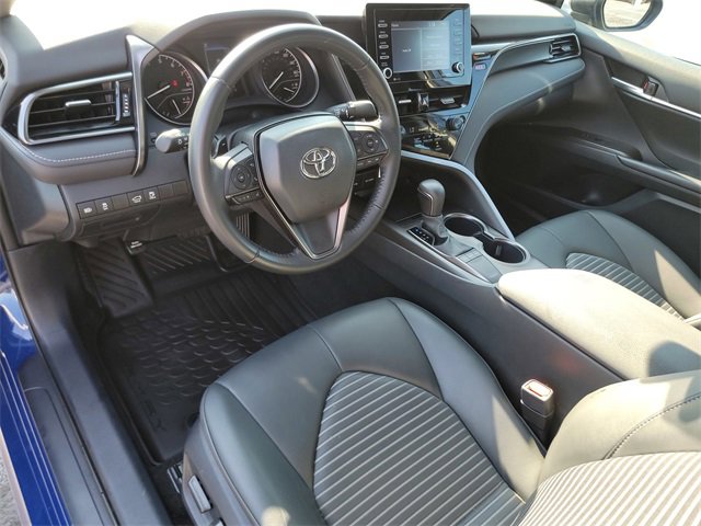 Used 2024 Toyota Camry SE image 13