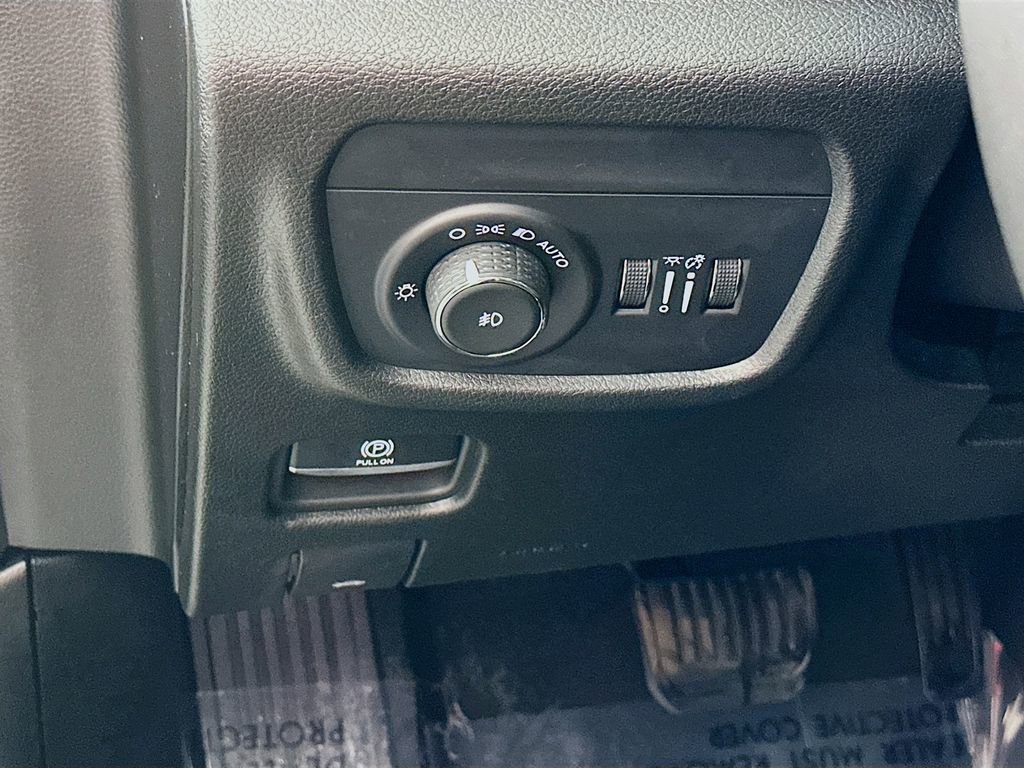 Certified 2024 Jeep Grand Cherokee Limited image 17