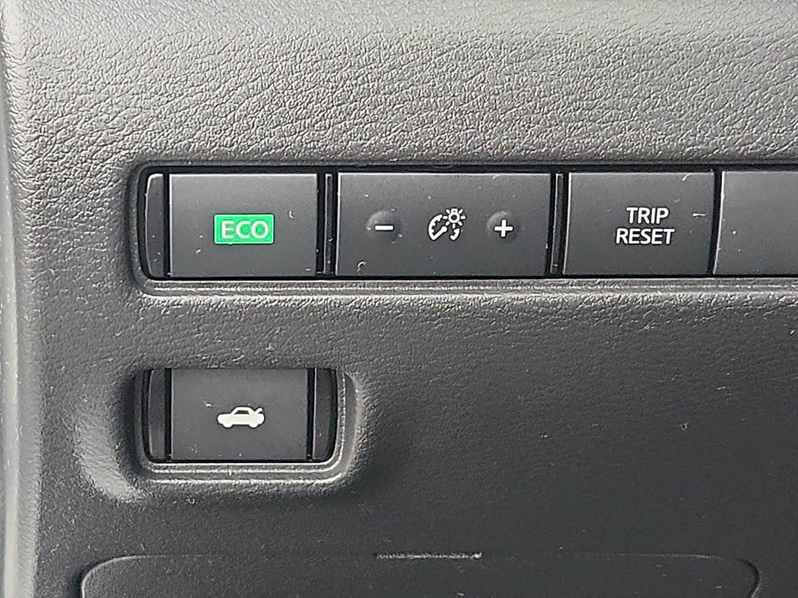 Certified 2023 Nissan Sentra SR w/ SR Premium Package FWD image 25