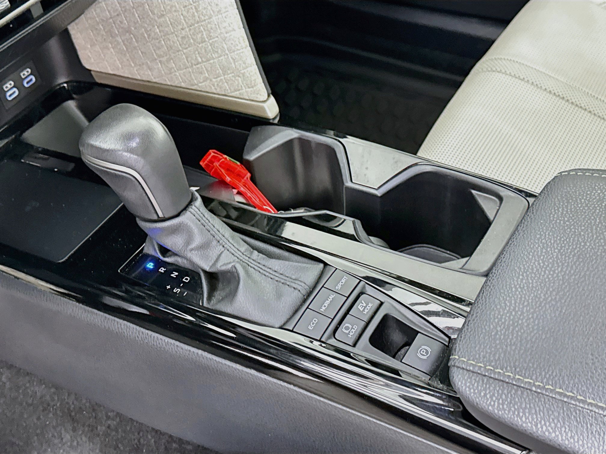 Certified 2025 Toyota Camry XLE w/ Premium Plus Package FWD image 16