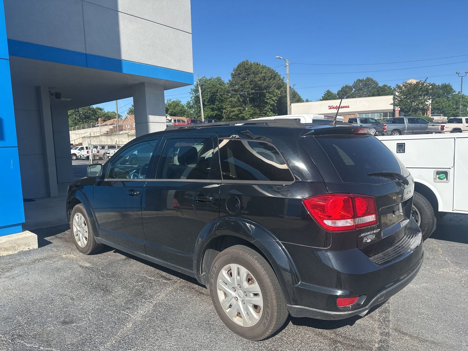 Used 2018 Dodge Journey SXT w/ Connectivity Group FWD image 3