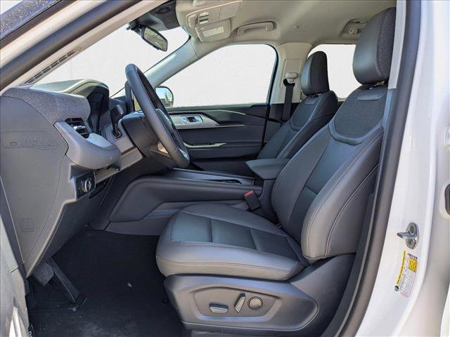 New 2025 Ford Explorer Active w/ Active Comfort Package image 11