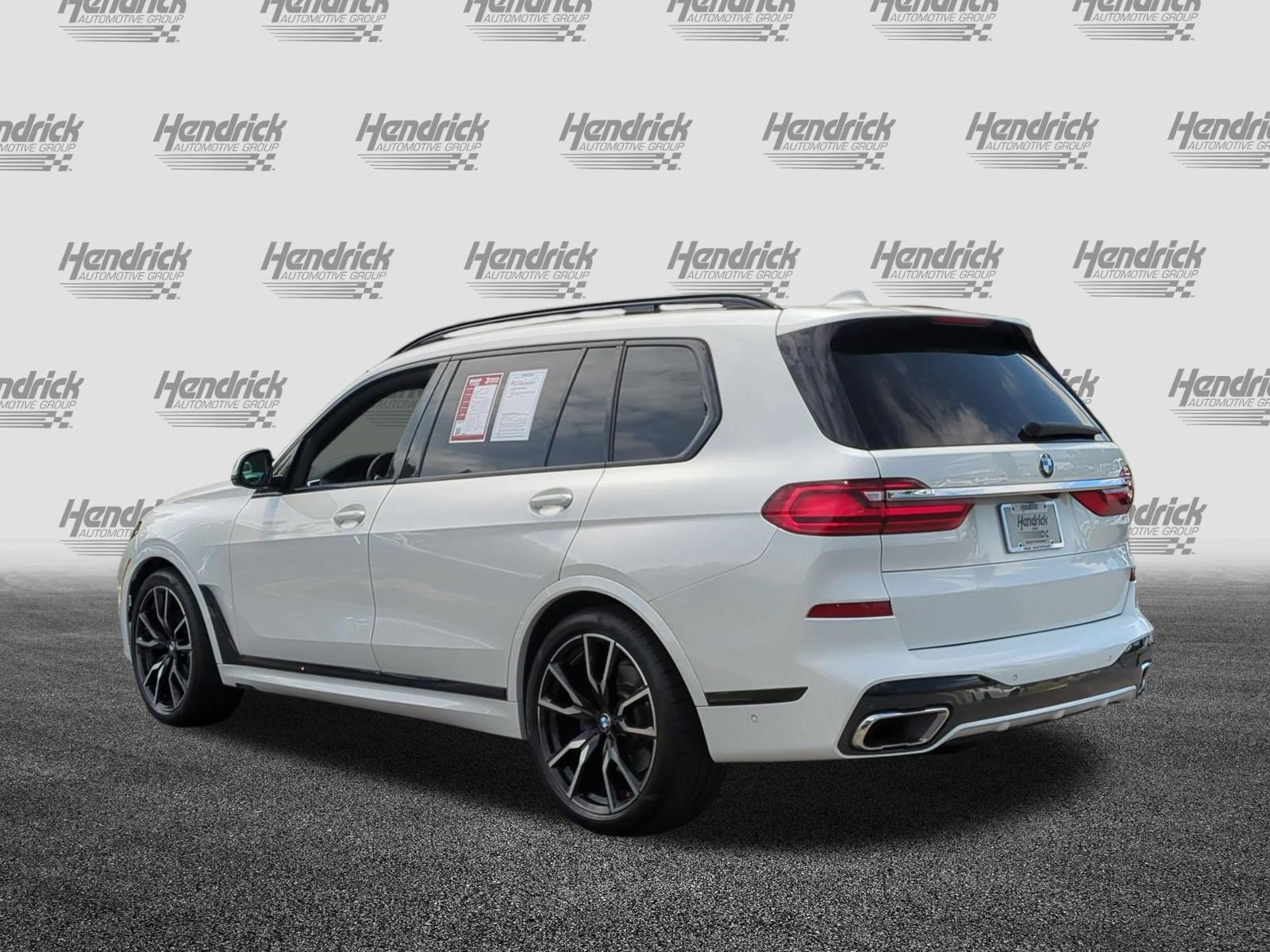 Used 2022 BMW X7 xDrive40i w/ M Sport Package AWD/4WD image 8