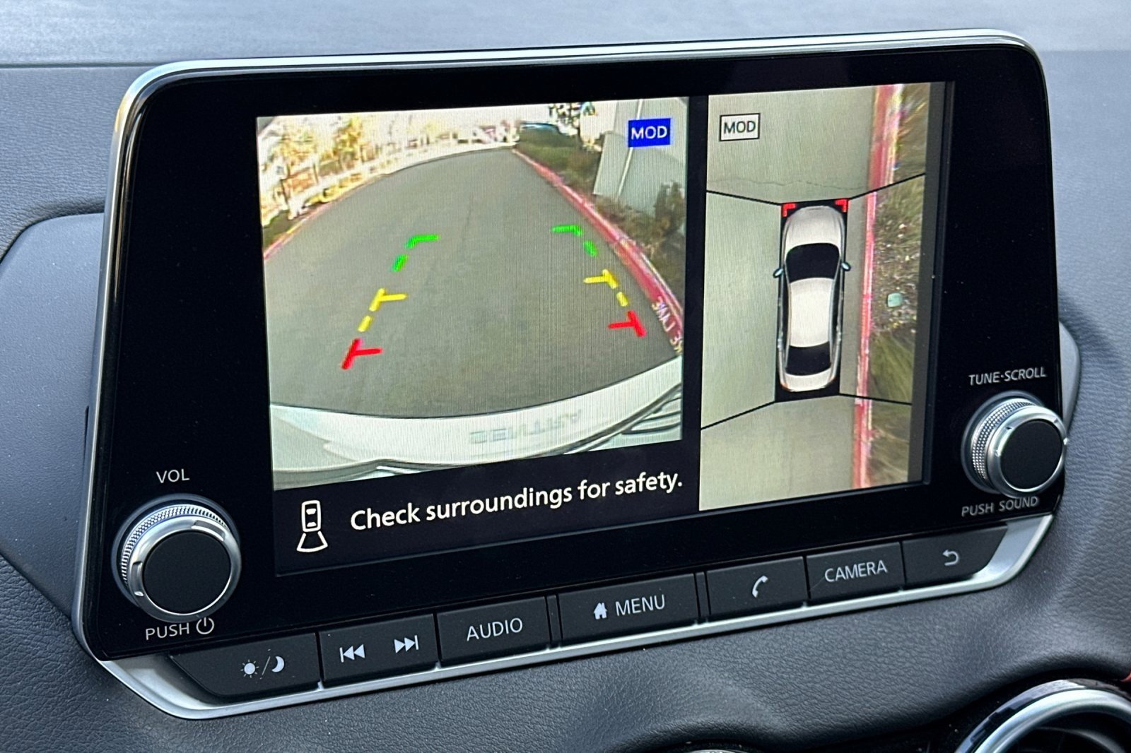 Used 2025 Nissan Sentra SR w/ SR Premium Package image 26