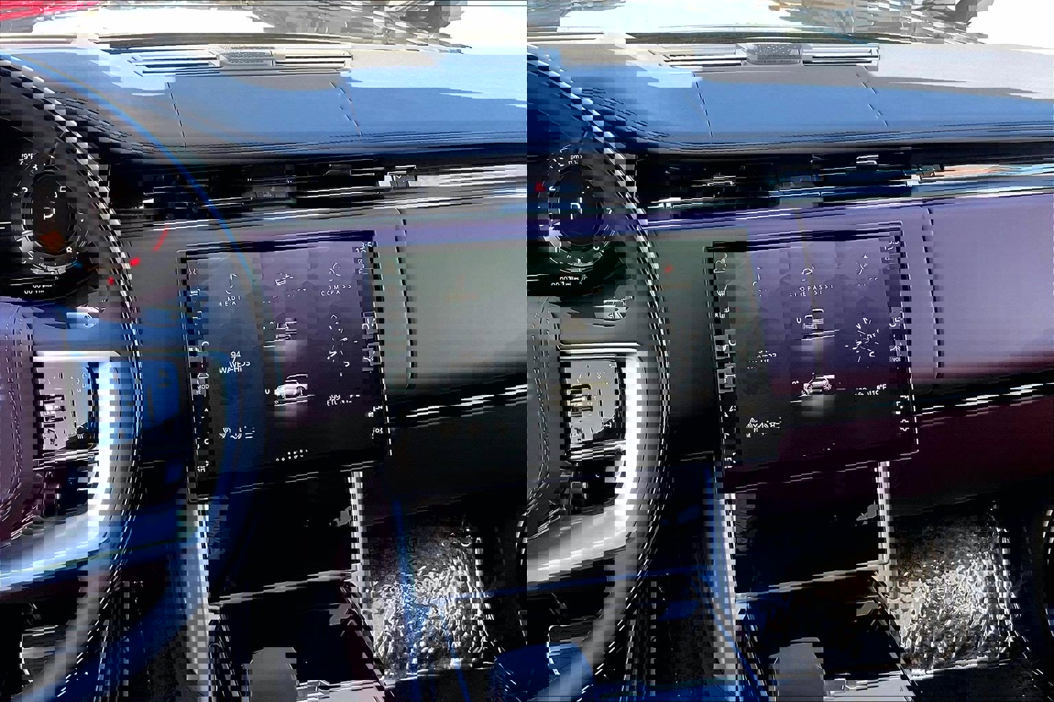 New 2026 Land Rover Range Rover Long Wheelbase Autobiography image 9