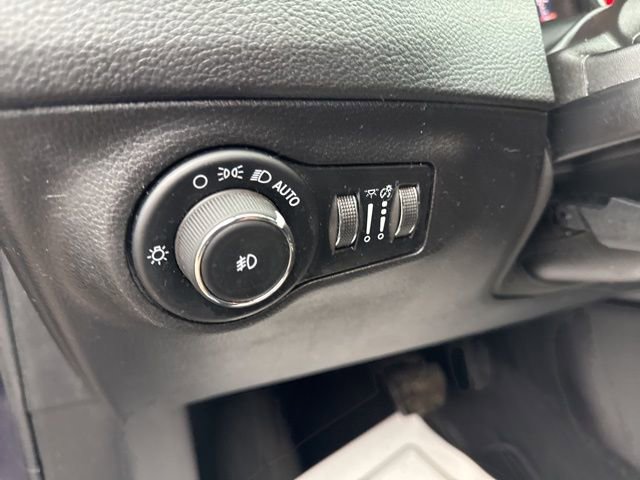 Used 2021 Jeep Compass 80th Special Edition image 28