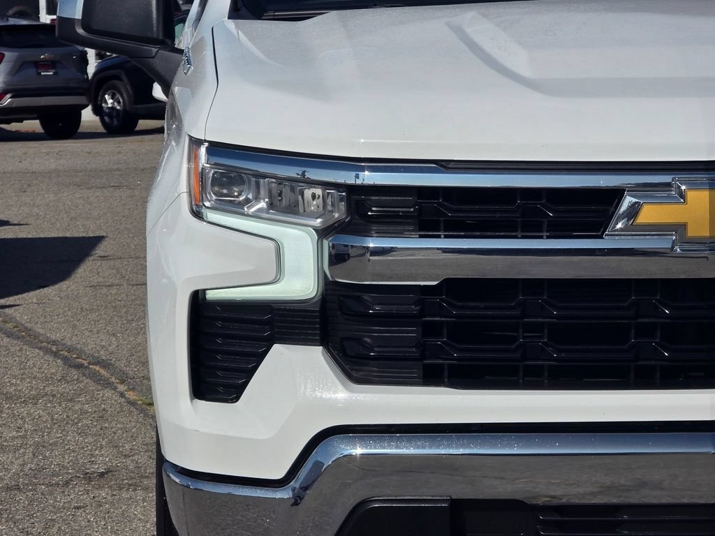 Used 2025 Chevrolet Silverado 1500 LT RWD image 3