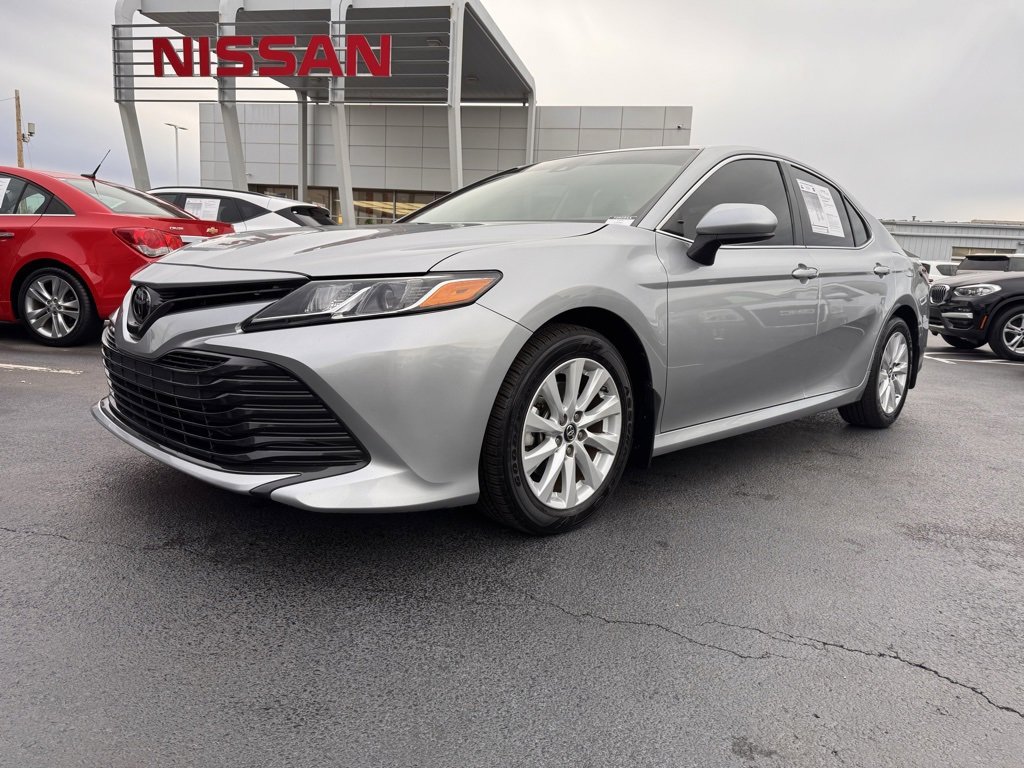Used 2019 Toyota Camry L image 1