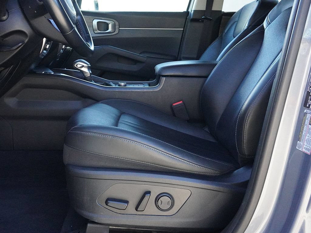 Used 2023 Kia Sorento S w/ Panoramic Sunroof Package AWD/4WD image 27