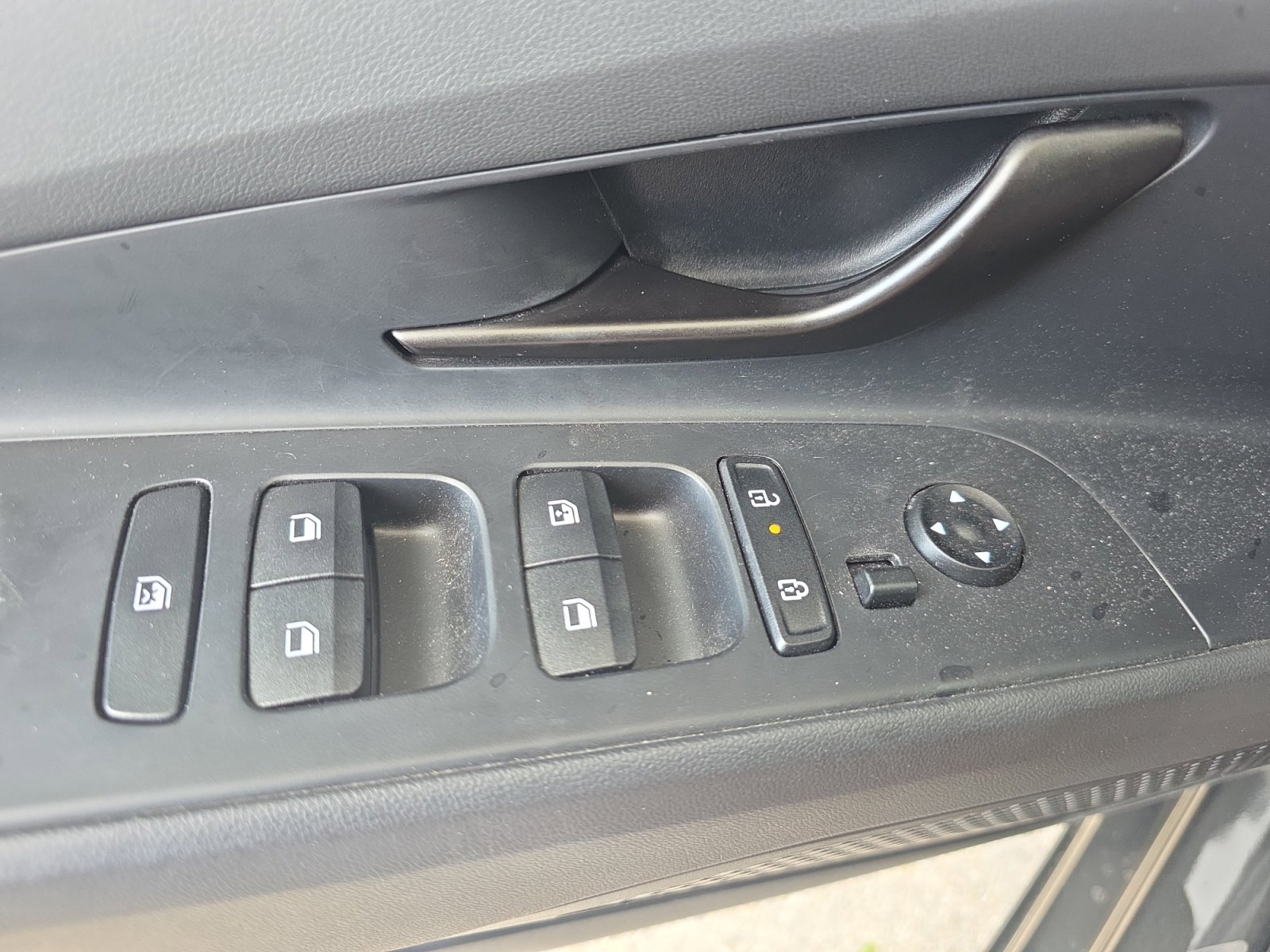 Used 2025 Hyundai Elantra Sport image 26