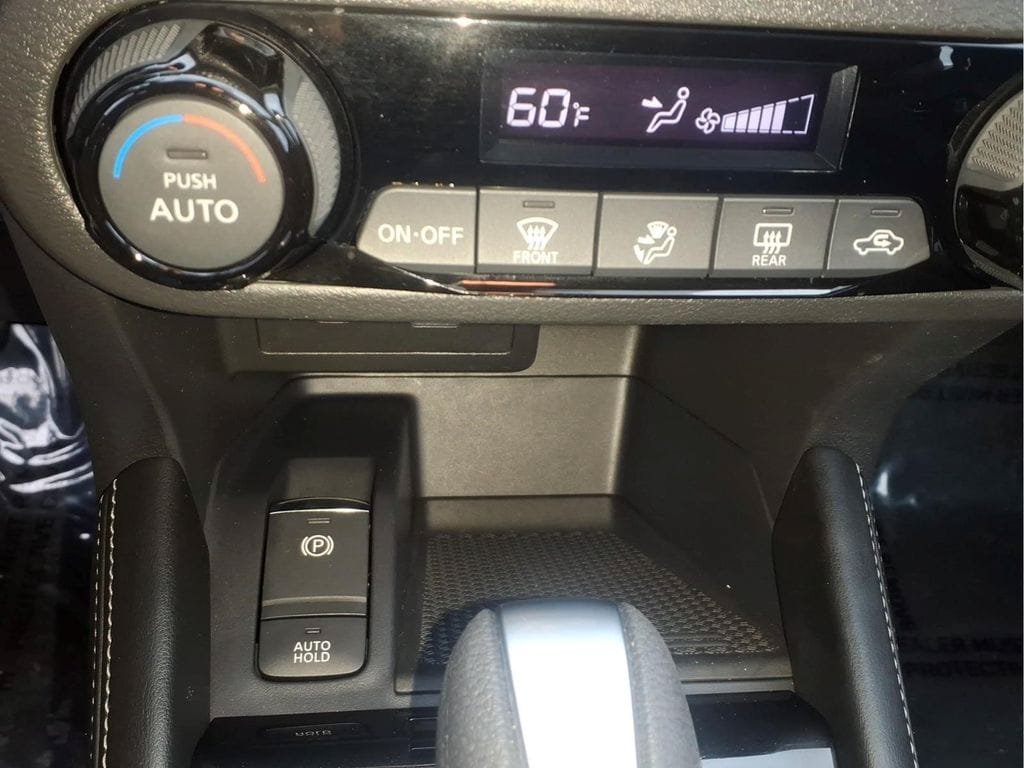 Used 2021 Nissan Kicks SV FWD image 26
