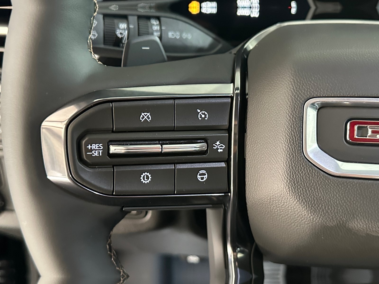 New 2026 GMC Yukon XL AT4 w/ AT4 Premium Plus Package AWD/4WD image 29