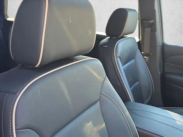 Used 2023 Chevrolet Traverse Premier w/ Redline Edition image 20