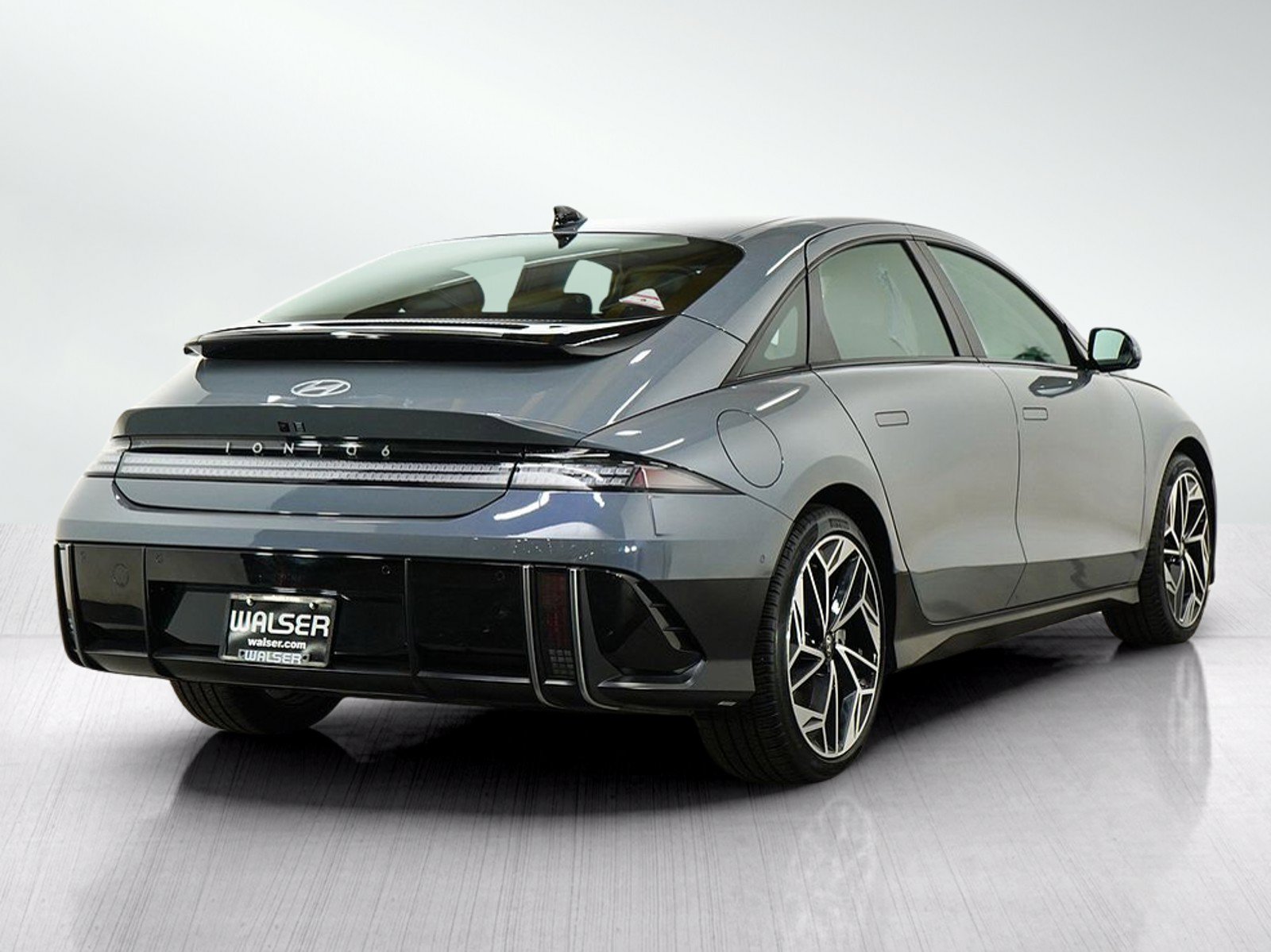Used 2024 Hyundai Ioniq 6 Limited AWD/4WD image 5