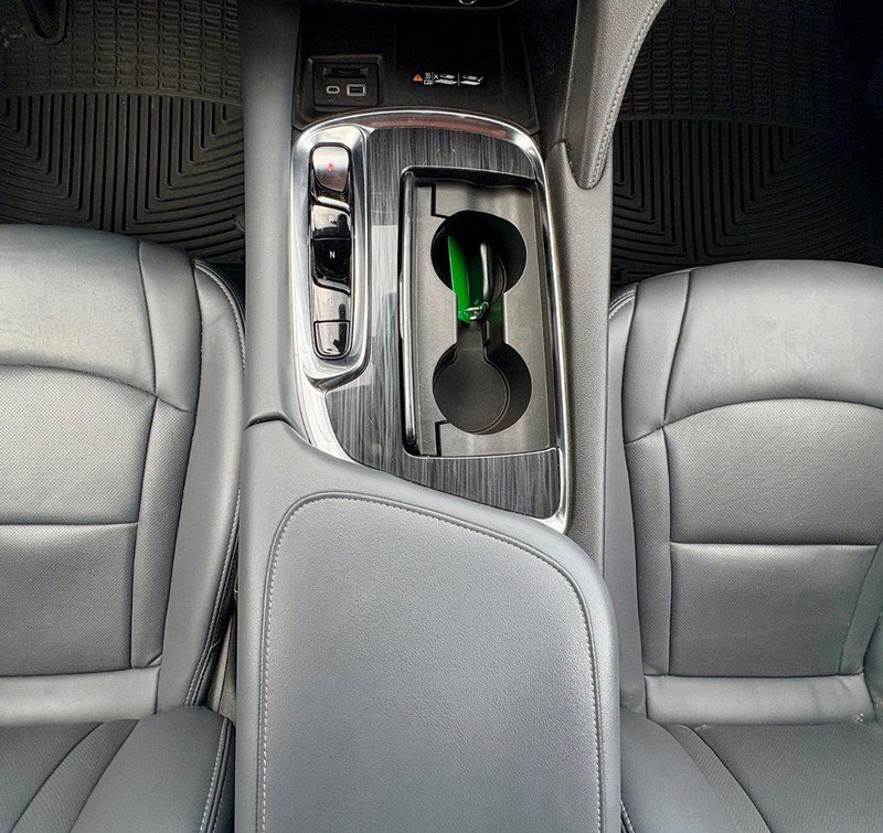 Used 2022 Buick Enclave Essence w/ Experience Buick Package FWD image 16