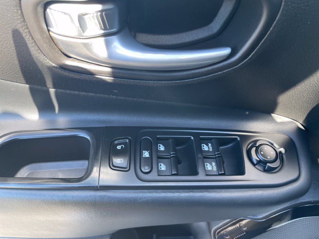 Certified 2017 Jeep Renegade Altitude AWD/4WD image 41