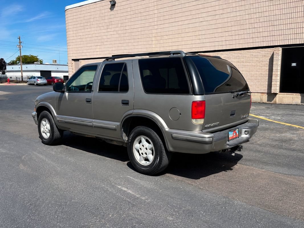 Used 1998 Chevrolet Blazer LS w/ Preferred Equipment Group AWD/4WD image 4
