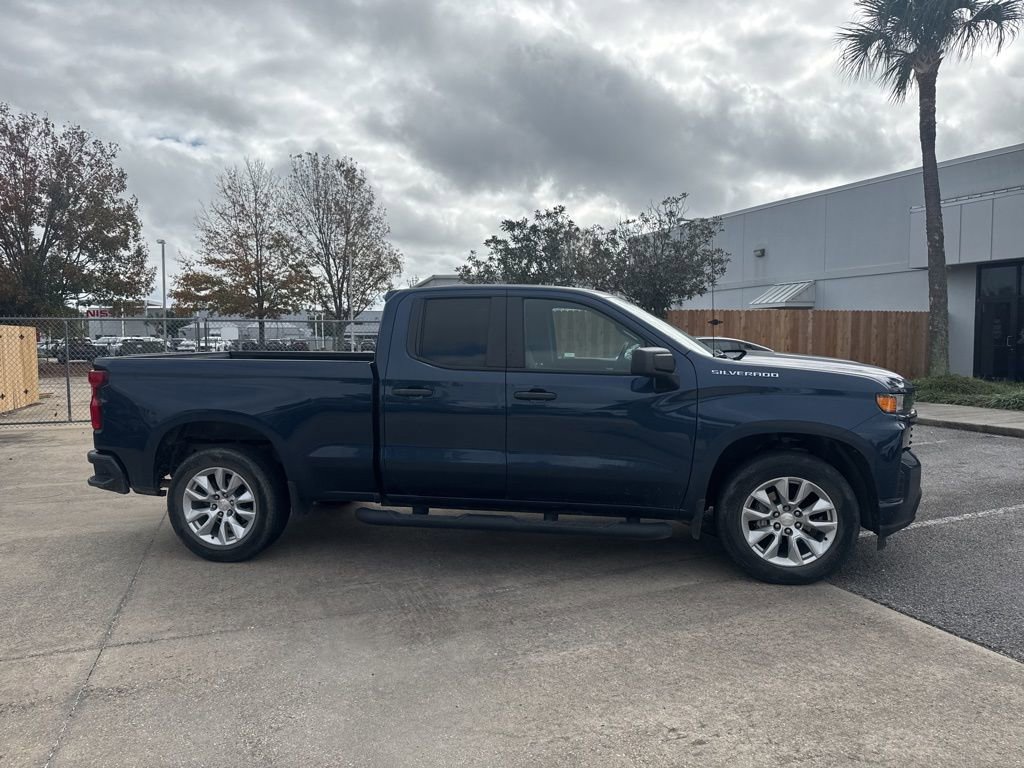 Used 2020 Chevrolet Silverado 1500 Custom w/ Custom Value Package image 4
