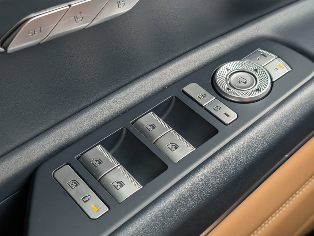 Used 2021 Genesis GV80 3.5T Advanced + w/ Cargo Package image 14