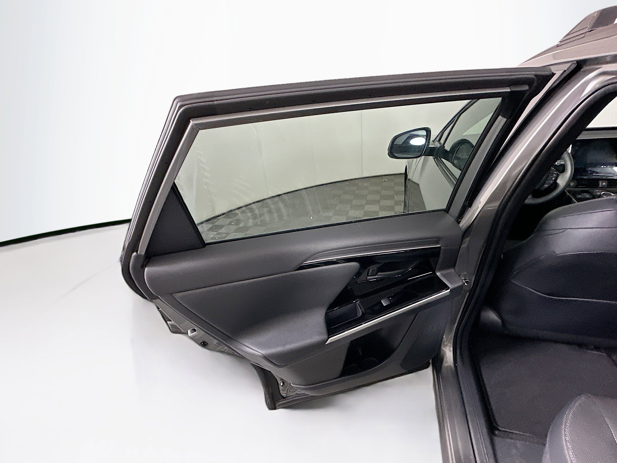 Used 2025 Toyota bZ4X FWD image 27
