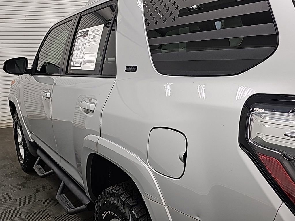 Used 2015 Toyota 4Runner SR5 RWD image 7