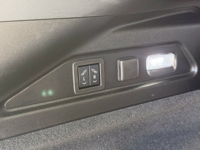 Used 2025 Cadillac Lyriq Luxury w/ LPO, Floor Liner Package AWD/4WD image 5