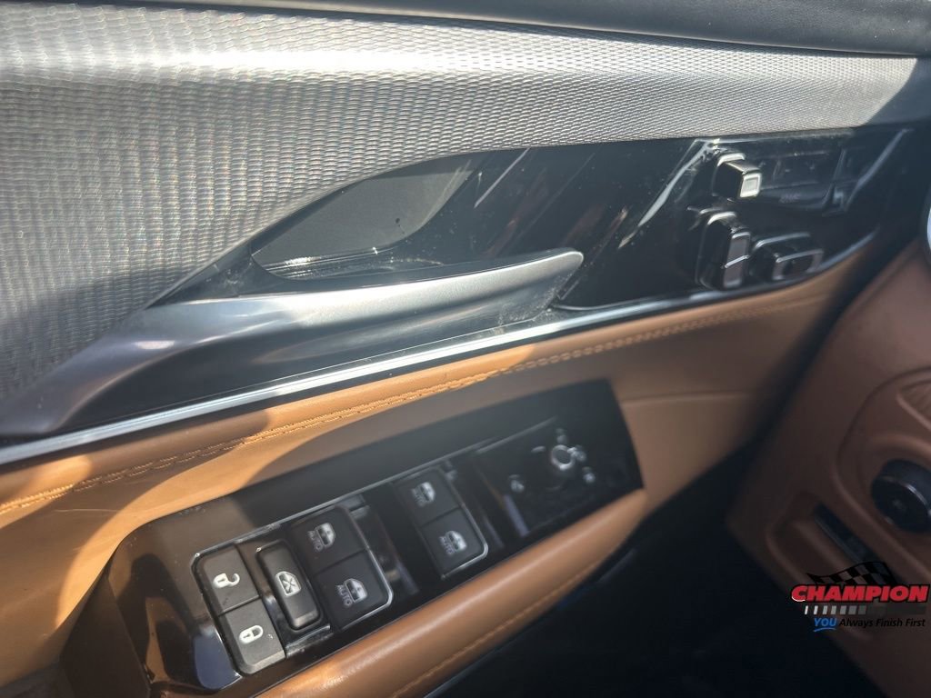 Used 2022 Jeep Grand Wagoneer Series III image 17