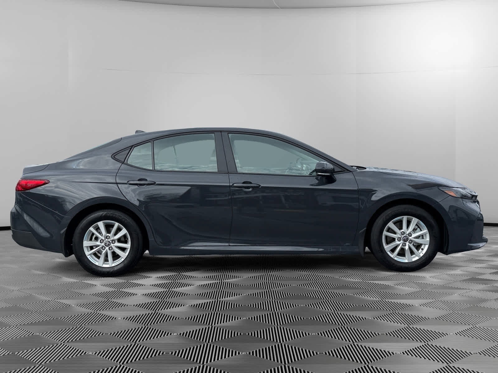 Used 2025 Toyota Camry LE FWD image 6