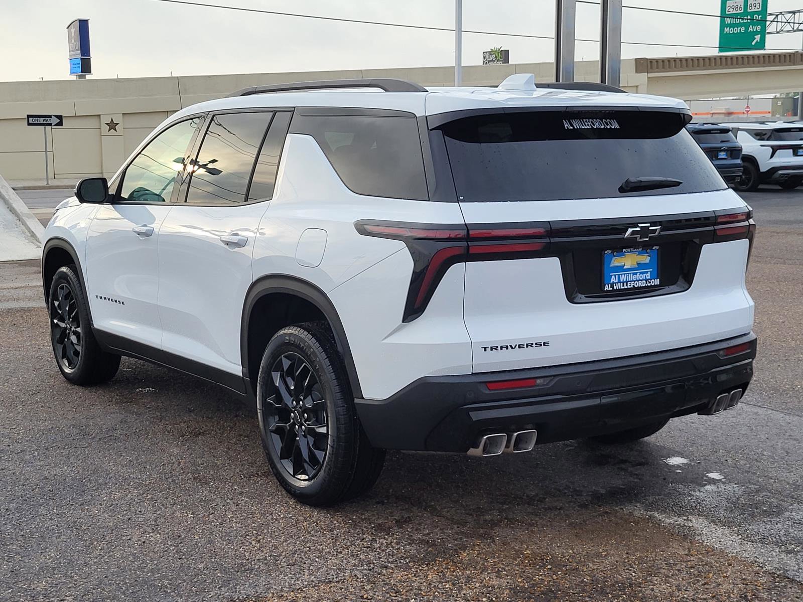 New 2026 Chevrolet Traverse LT image 3