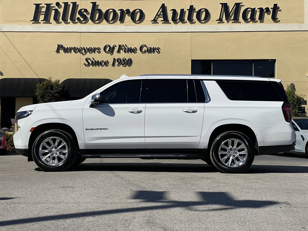 Used 2023 Chevrolet Suburban Premier image 3