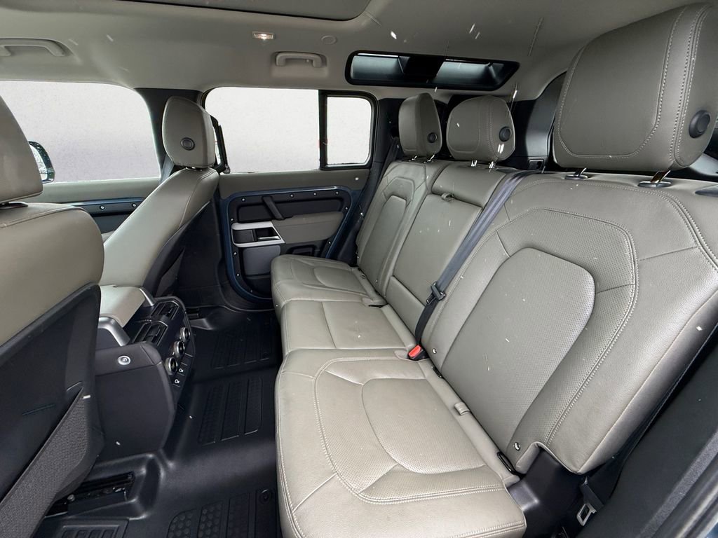 Used 2023 Land Rover Defender 110 S image 11