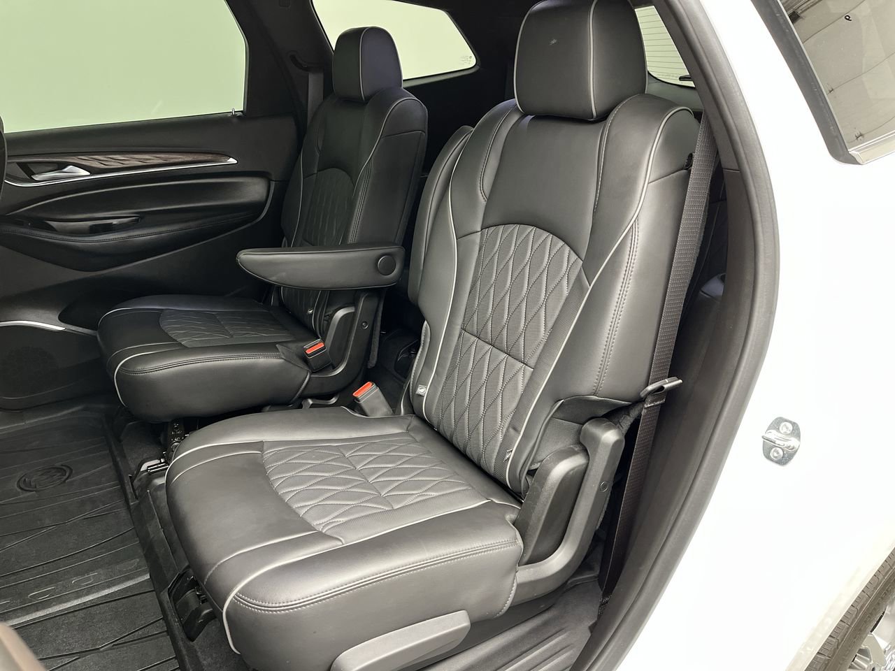 Certified 2024 Buick Enclave Avenir w/ Trailering Package, 5000 lbs. AWD/4WD image 14