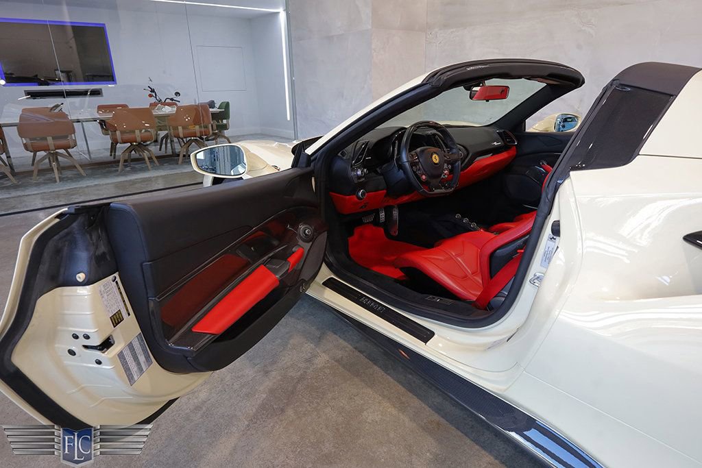 Used 2018 Ferrari 488 Spider RWD image 19