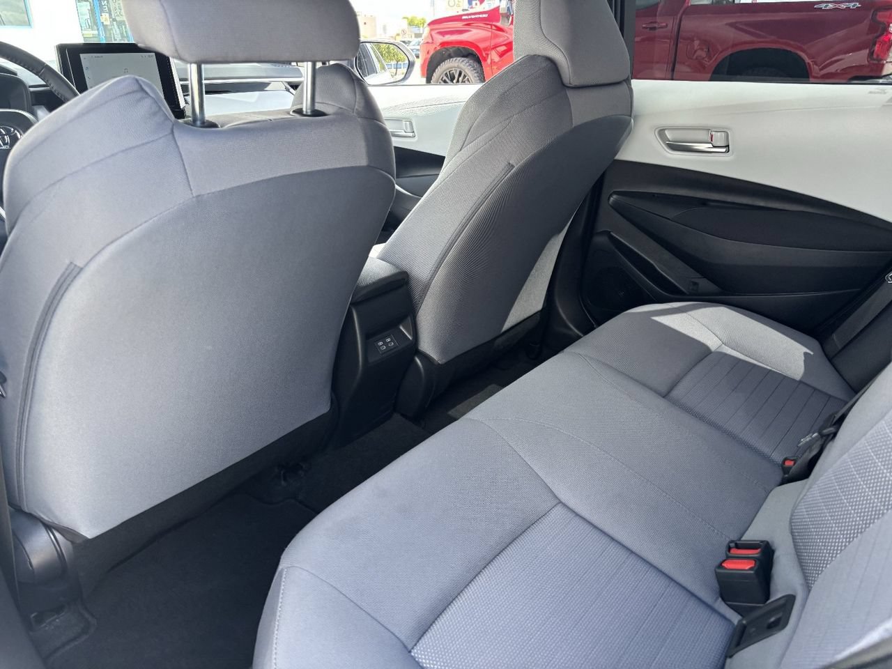 Used 2026 Toyota Corolla SE w/ Carpet Mat Package (TMS) FWD image 15