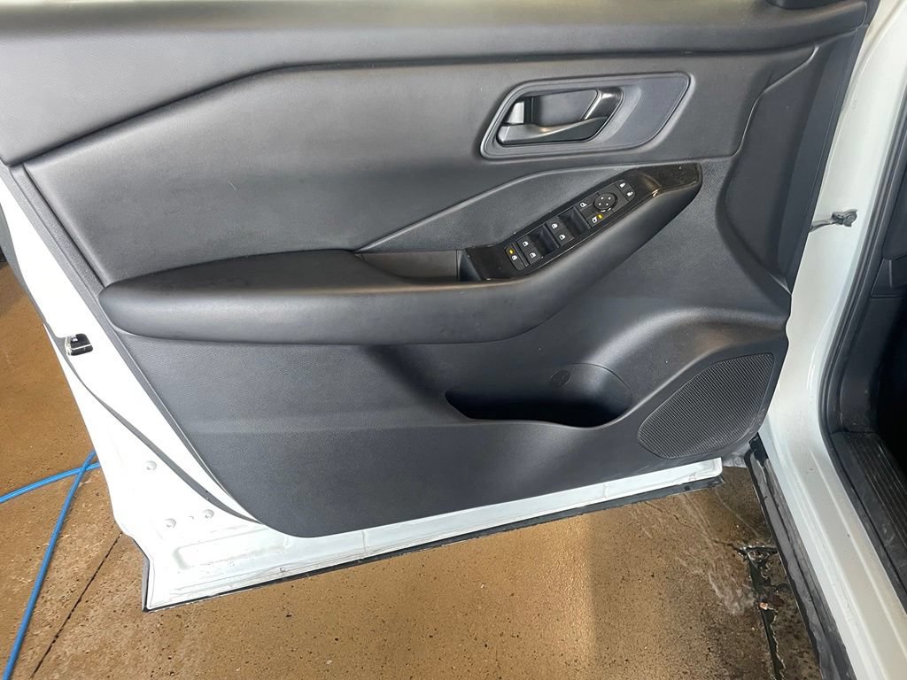 Certified 2026 Nissan Rogue S FWD image 9