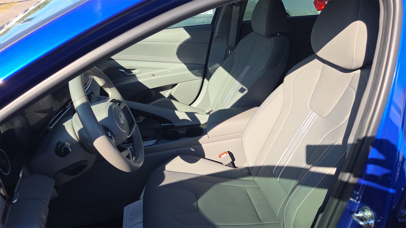 Used 2024 Hyundai Elantra SEL w/ Convenience Package image 21