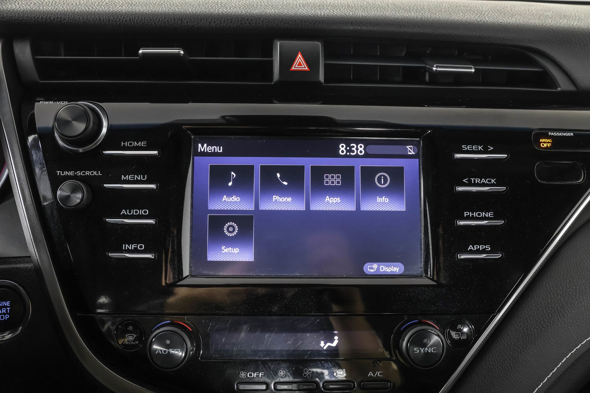 Used 2018 Toyota Camry XSE image 29