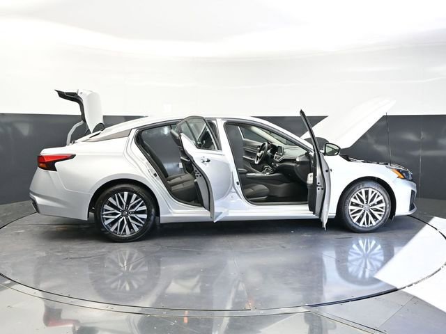Used 2024 Nissan Altima 2.5 SV image 40